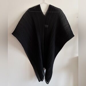 PLEATS PLEASE Madame-T Basic Poncho Small